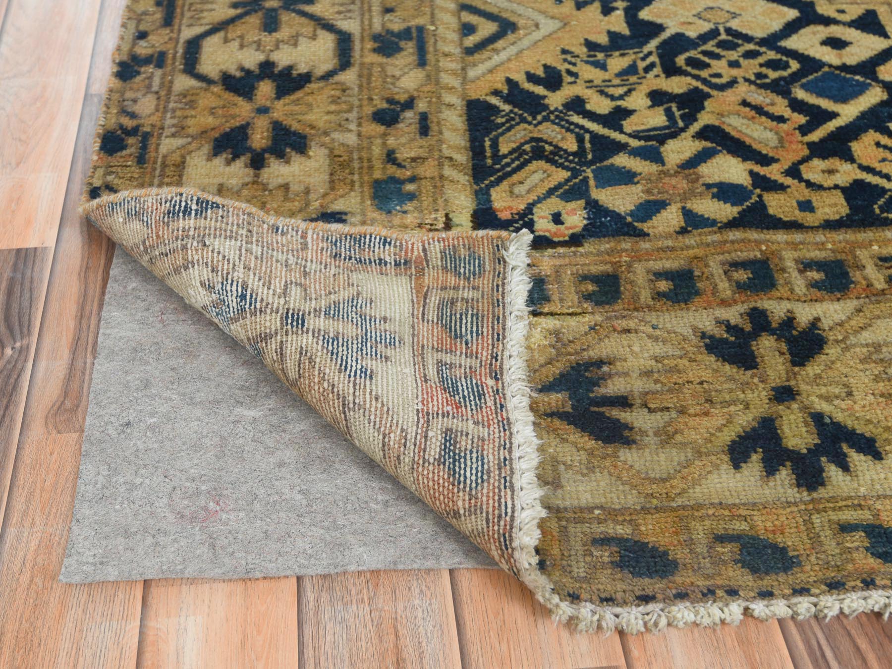 Overdyed & Vintage Rugs LUV557370